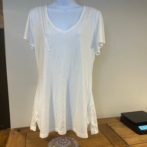 GAP NWT Large White V Neck T Shirt Shoulder Material Detail Casual Preppy Soft